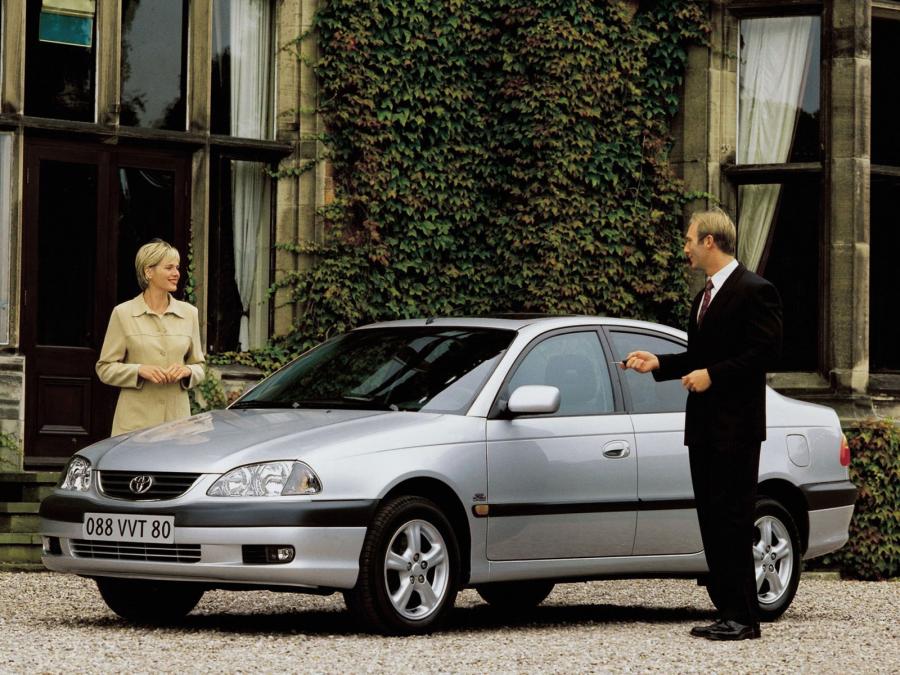  Toyota Avensis Sedan 2000 года  (фото 7 из 20)
